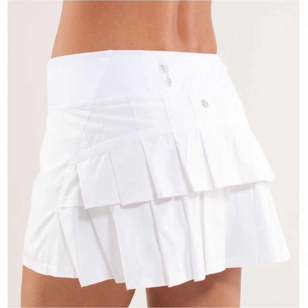 Lululemon White skirt, double pleated